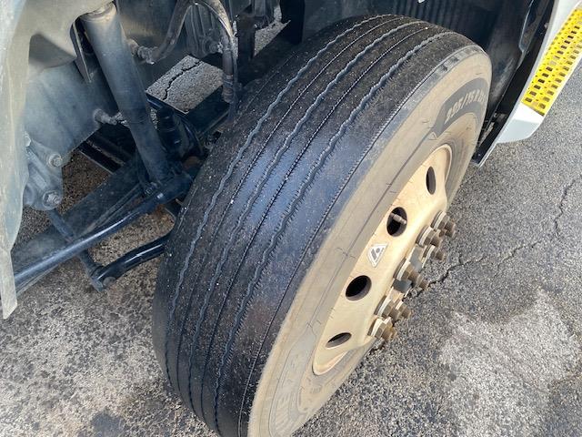 2023 Volvo VNR64T400-12