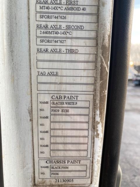 2023 Volvo VNR64T400-31