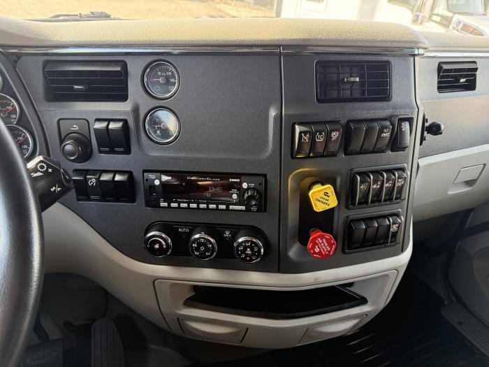 2021 Peterbilt 579-5