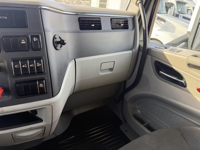 2021 Peterbilt 579-6