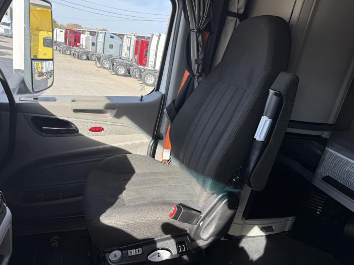 2021 Peterbilt 579-7