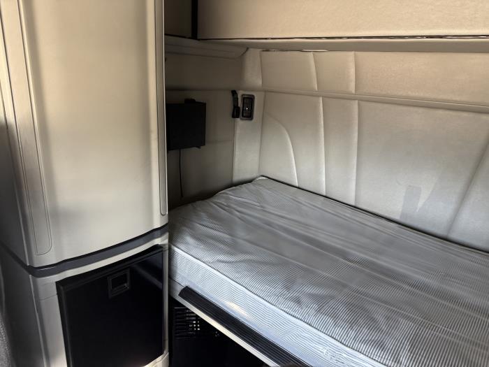 2021 Peterbilt 579-11