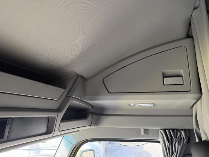 2024 Kenworth T680-8