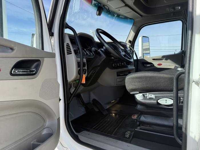 2021 Peterbilt 579-16