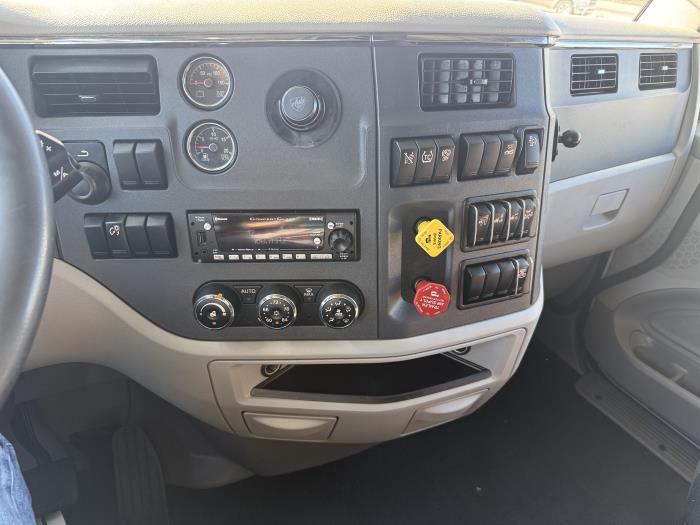 2021 Peterbilt 579-7