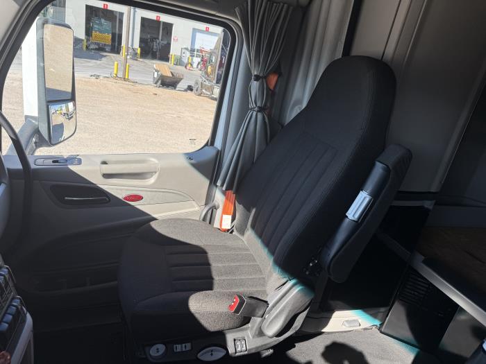 2021 Peterbilt 579-9