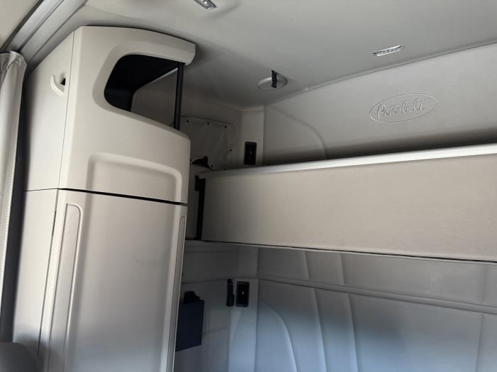 2021 Peterbilt 579-10