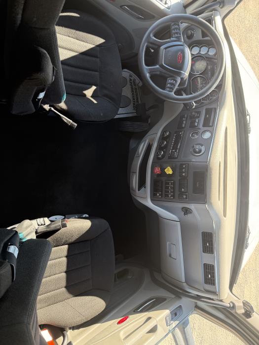 2021 Peterbilt 579-13
