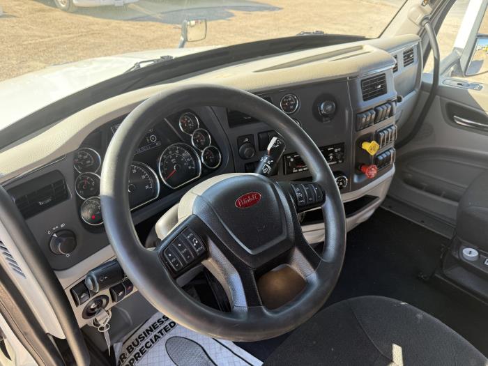 2021 Peterbilt 579-14