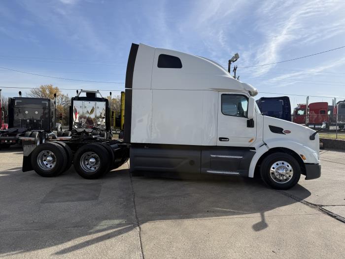 2021 Peterbilt 579-28