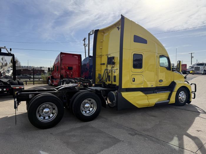 2024 Kenworth T680-30