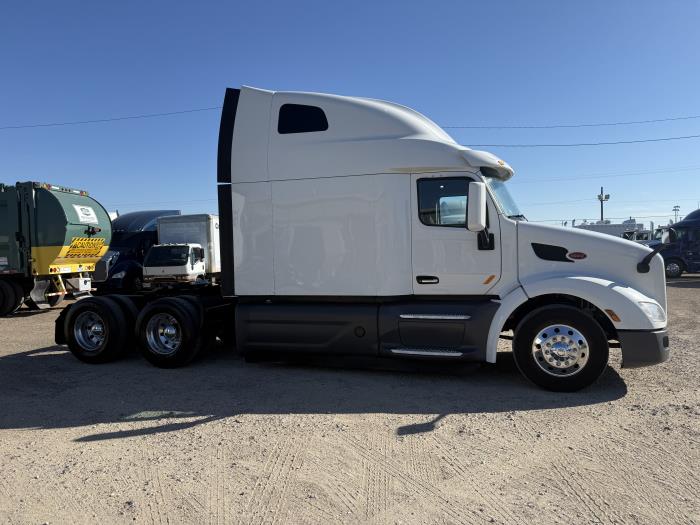 2021 Peterbilt 579-24