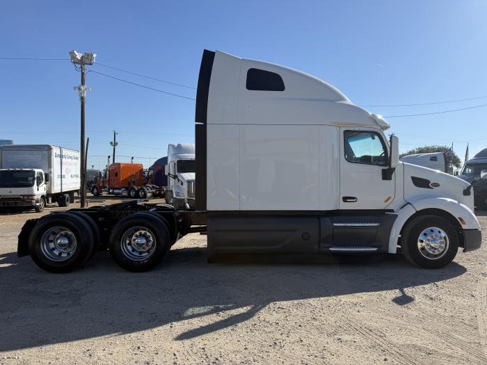 2021 Peterbilt 579-26