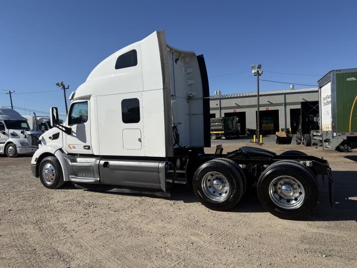2021 Peterbilt 579-32