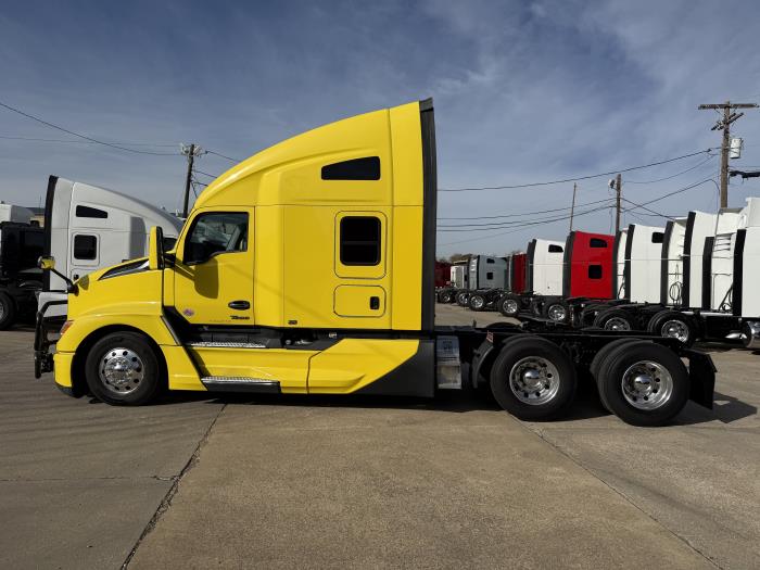 2024 Kenworth T680-40