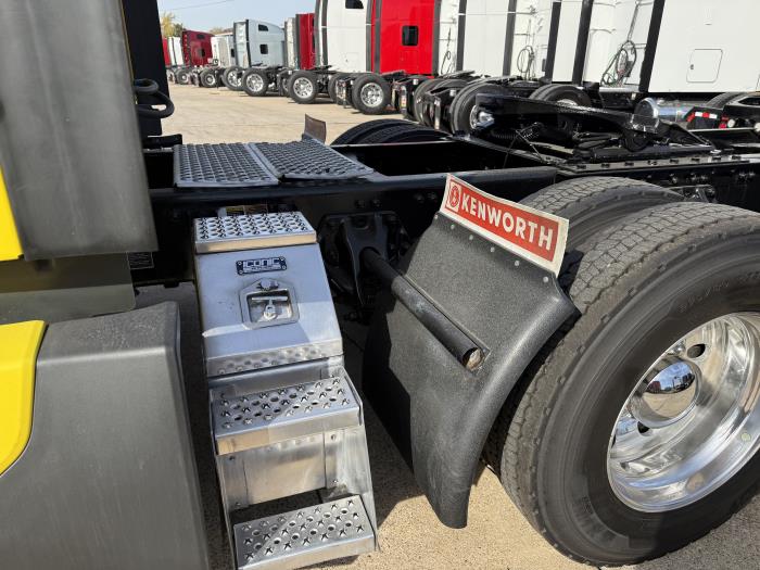 2024 Kenworth T680-42