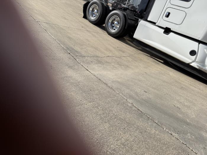 2024 Kenworth T680-44