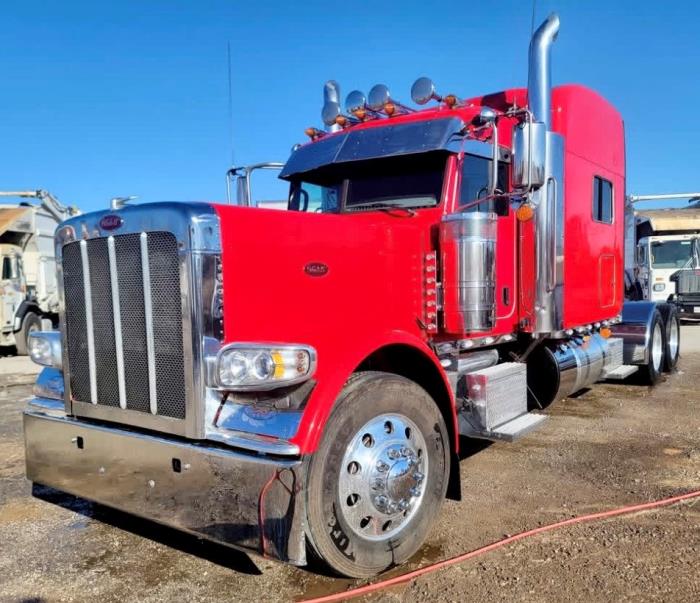 2023 Peterbilt 389-0