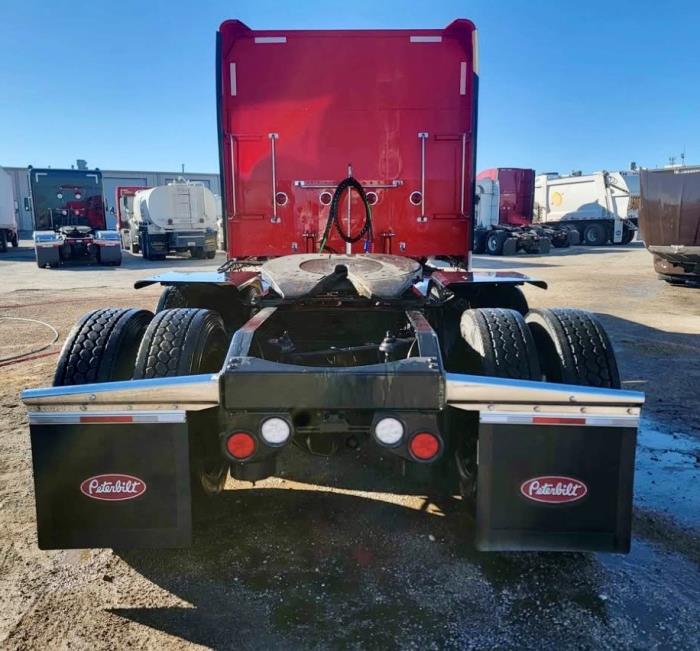 2023 Peterbilt 389-3