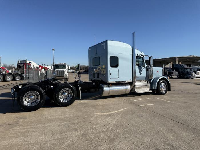2026 Peterbilt 589-15