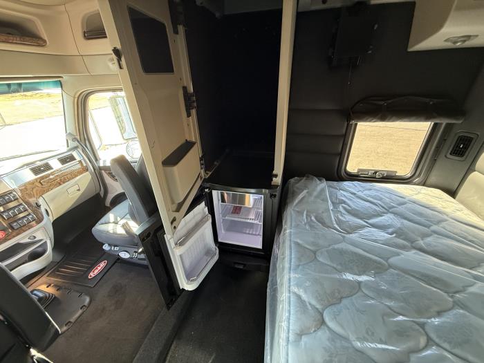 2026 Peterbilt 589-25