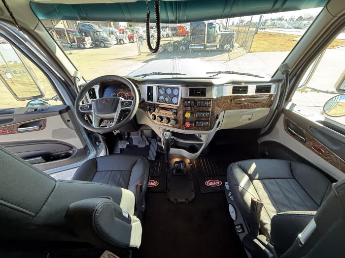 2026 Peterbilt 589-27