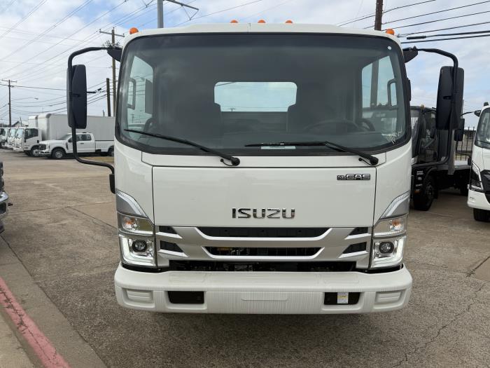 2025 Isuzu NRR-7