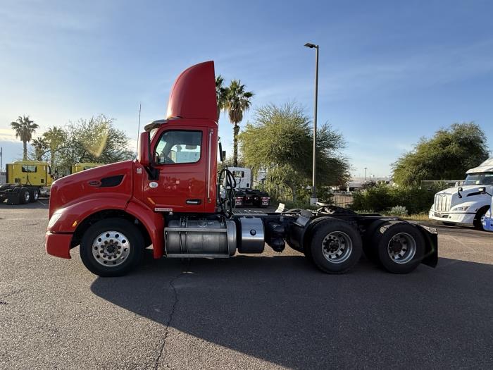 2020 Peterbilt 579-2