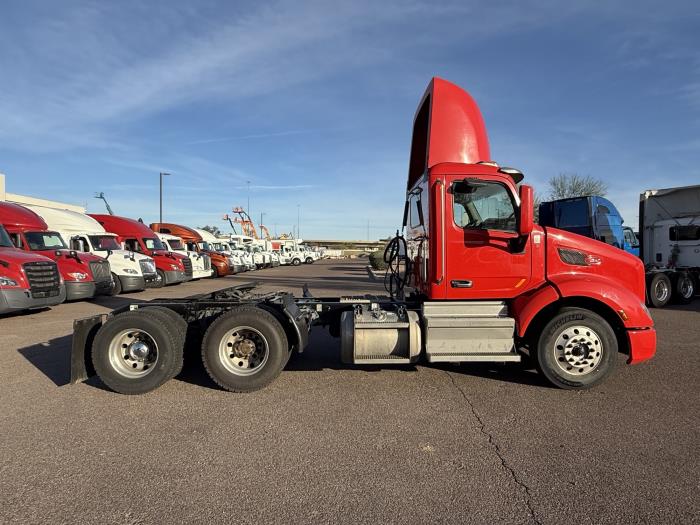 2020 Peterbilt 579-6