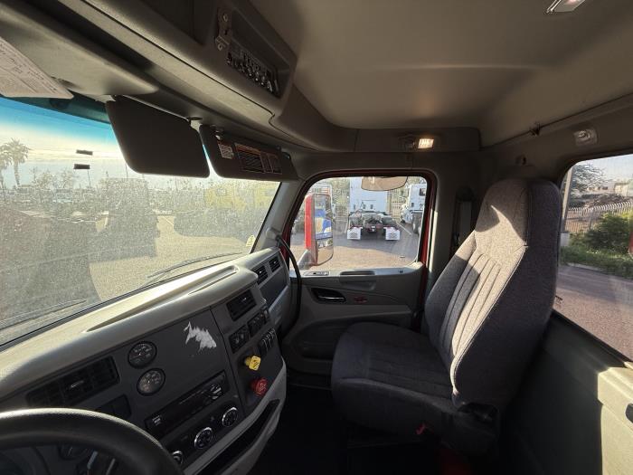 2020 Peterbilt 579-12