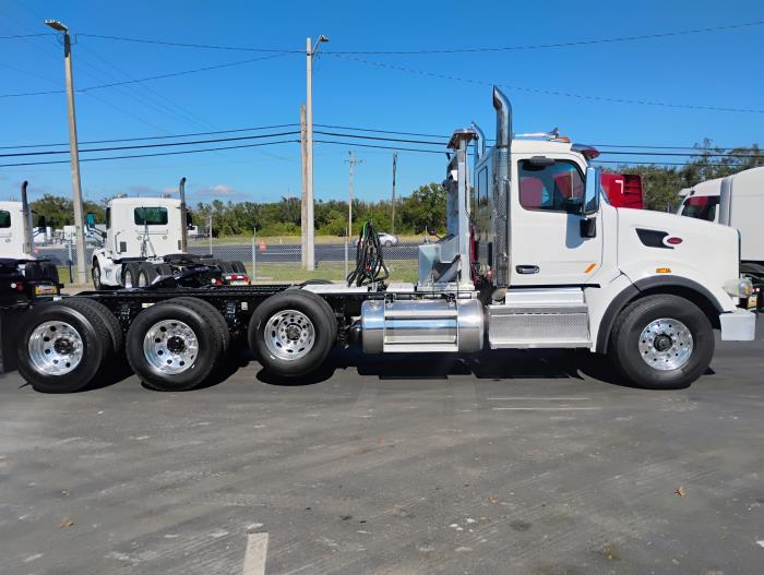 2022 Peterbilt 579-3