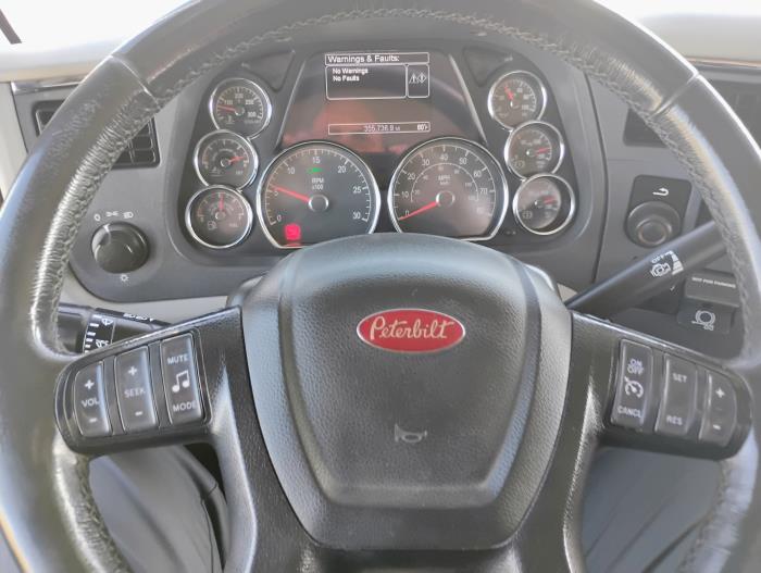 2022 Peterbilt 579-20