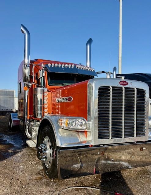 2022 Peterbilt 389-0