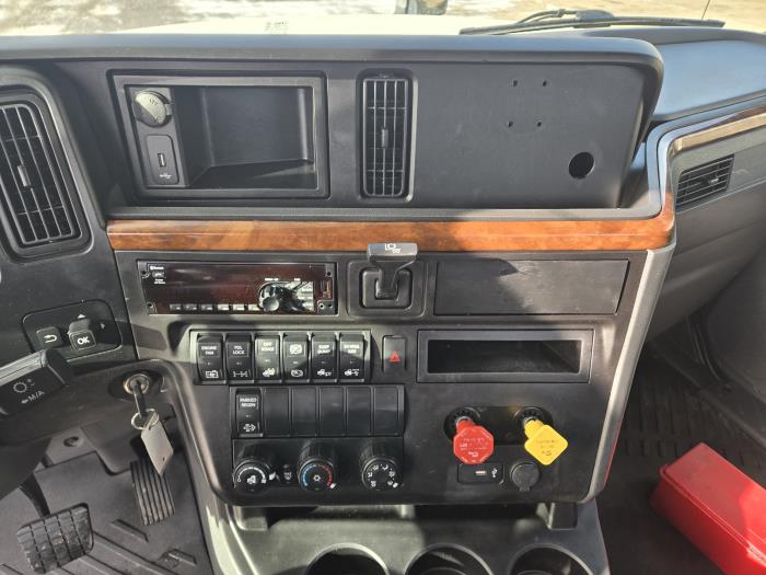 2020 International LT625-8