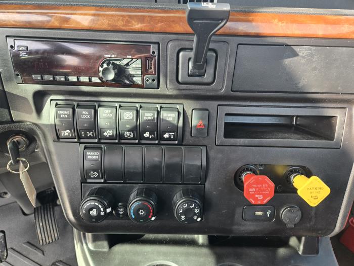 2020 International LT625-9