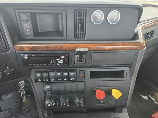 2019 International LT625-8