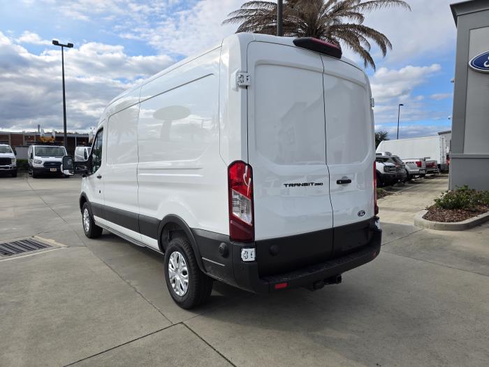 2026 Ford Transit-250-7