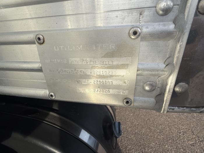 2019 Peterbilt 348-2