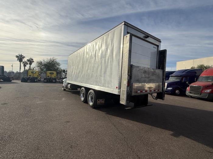 2019 Peterbilt 348-3