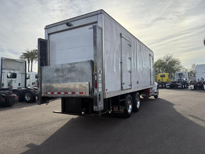 2019 Peterbilt 348-5