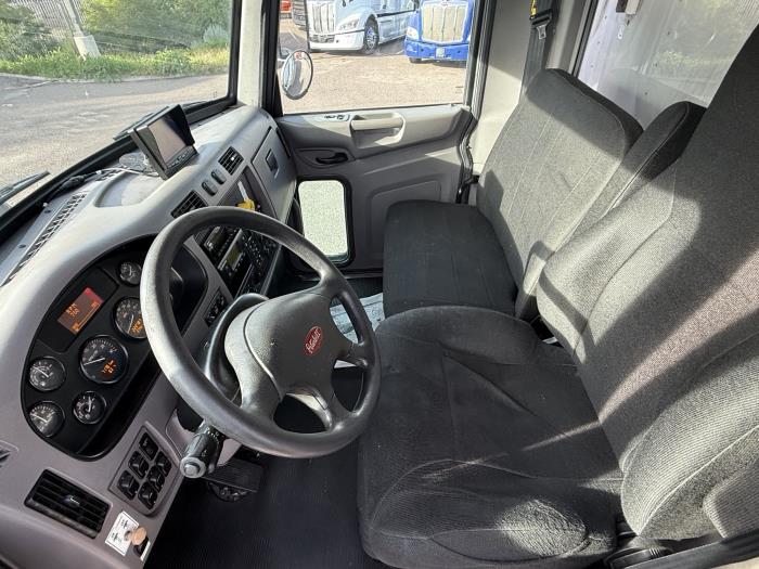 2019 Peterbilt 348-11