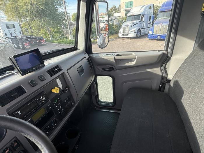 2019 Peterbilt 348-13