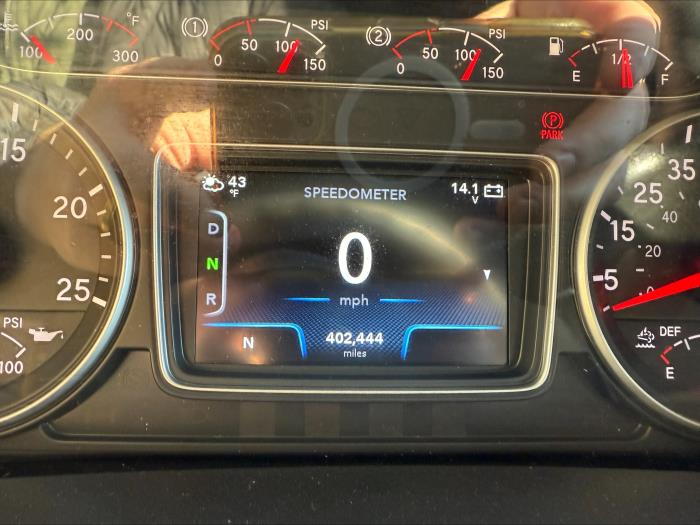 2022 International LT625-8