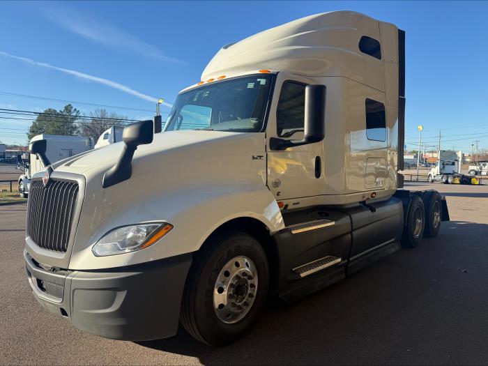 2022 International LT625-0