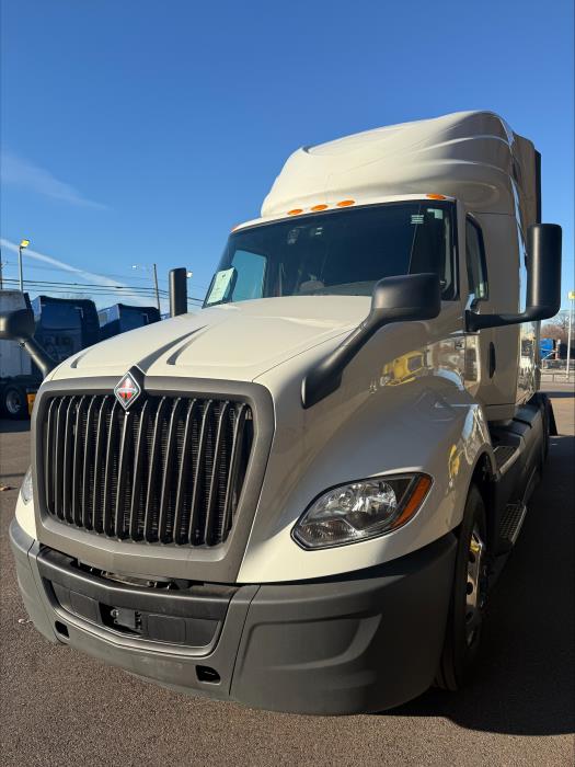 2022 International LT625-12