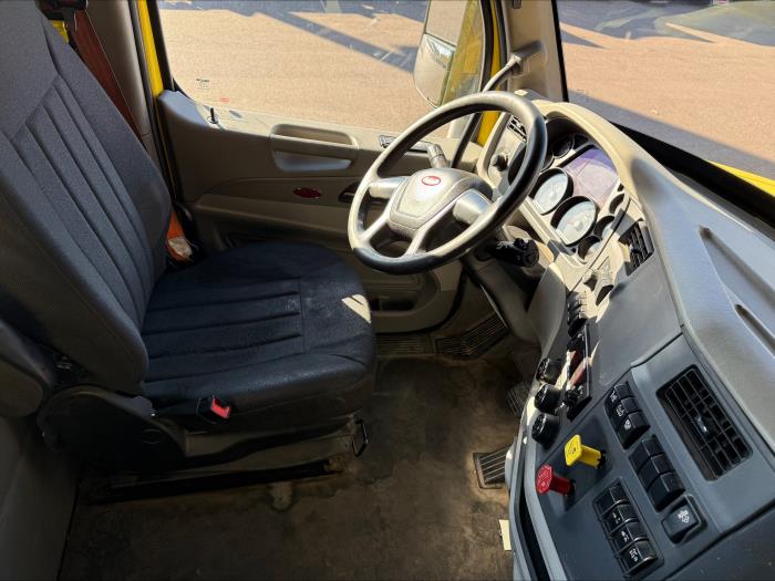 2021 Peterbilt 579-3