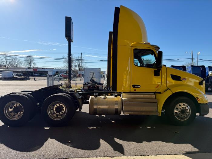 2021 Peterbilt 579-4