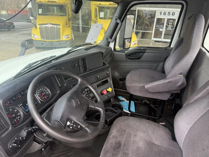 2021 International LT625-11