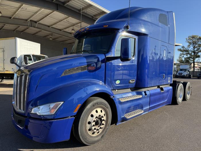 2022 Peterbilt 579-0