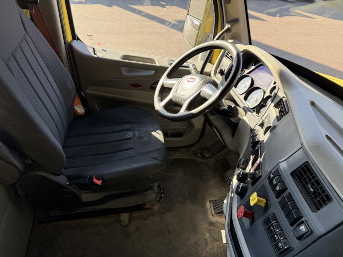 2021 Peterbilt 579-12